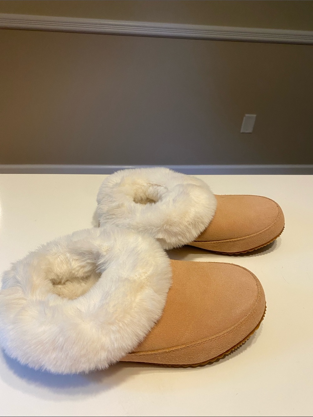 NEW Sorel Go Coffee Run Slippers Slip-On Fur Lined Tan suede Leather size 9